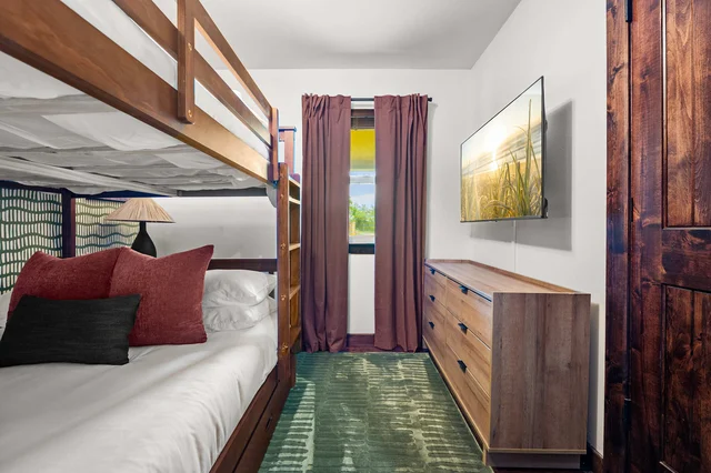 Bedroom image 1