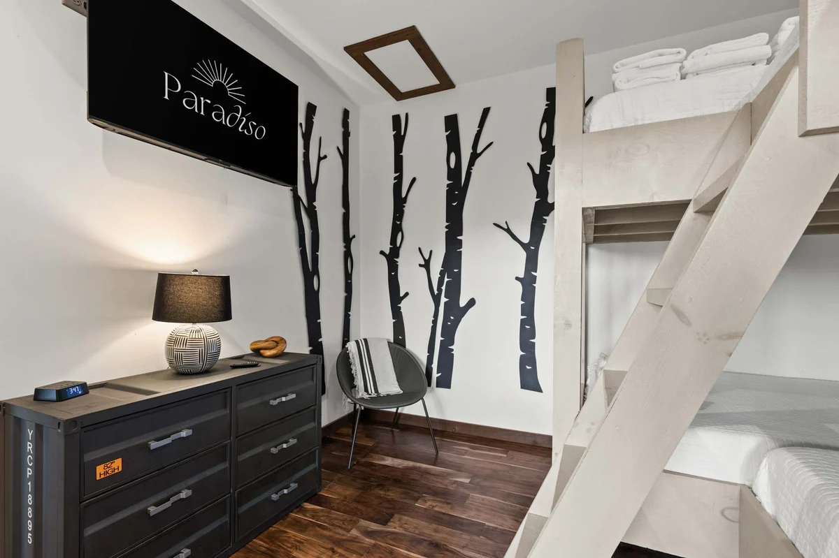 Bedroom image 1