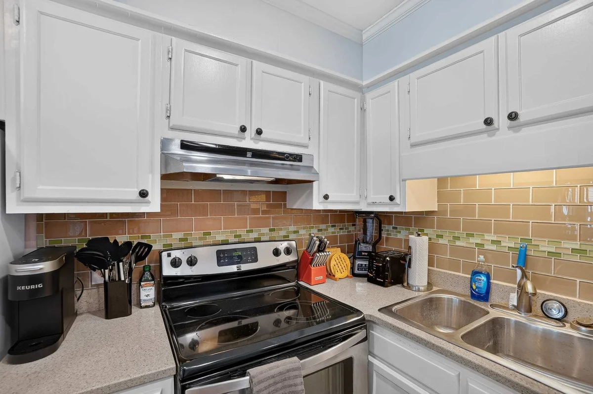 Apartment in Atlantic Beach property photo 5