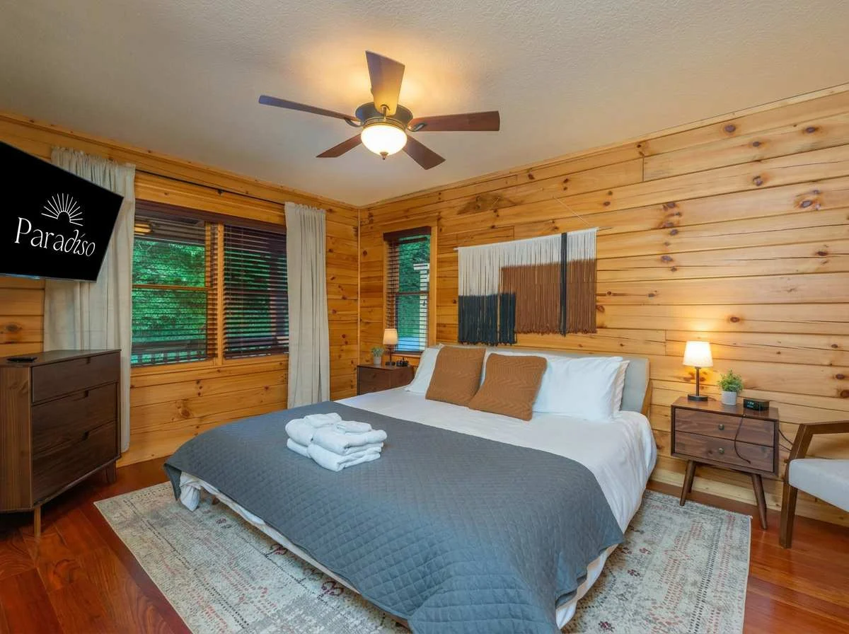 Bedroom image 1