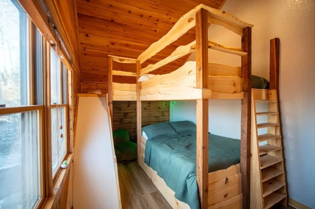 Bedroom image 1