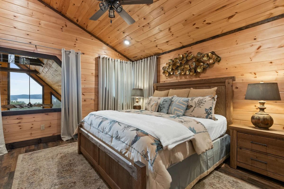 Bedroom image 1