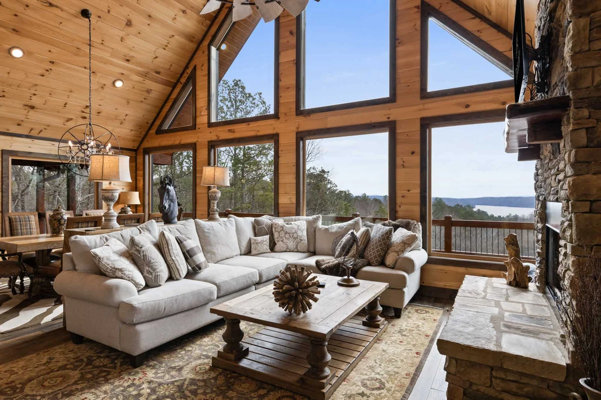 Home in Canton property photo 3