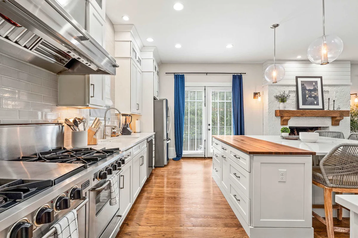 Home in Atlanta property photo 2