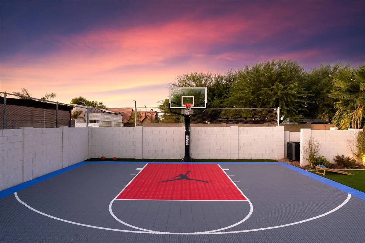 Home in Scottsdale property photo 3