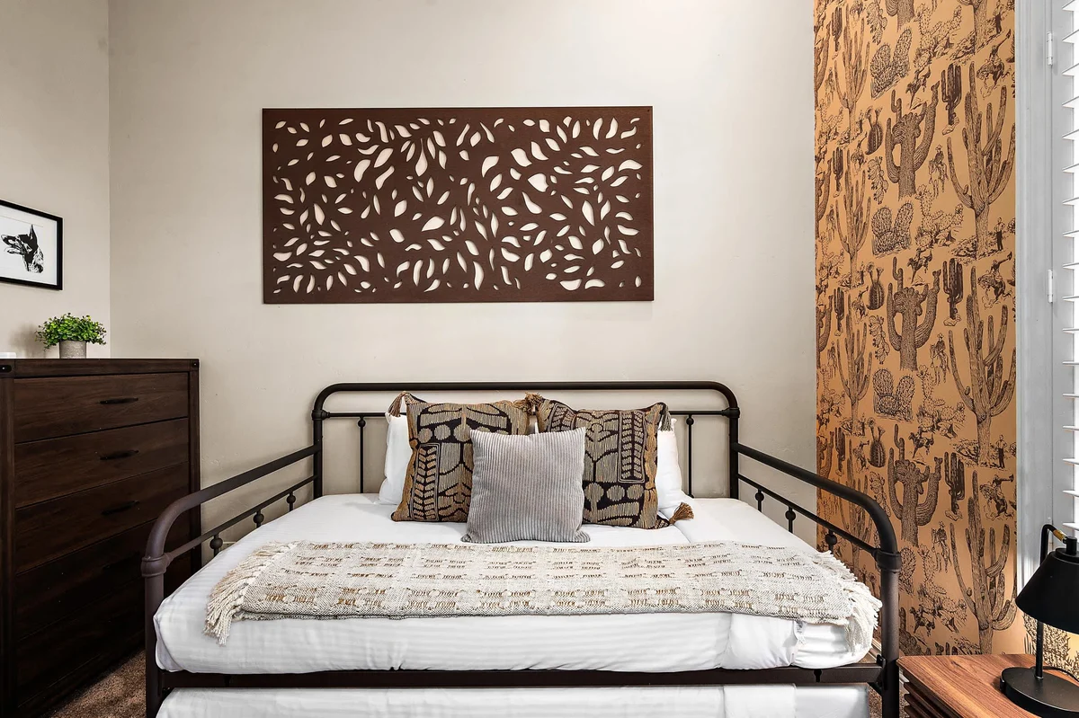 Bedroom image 1