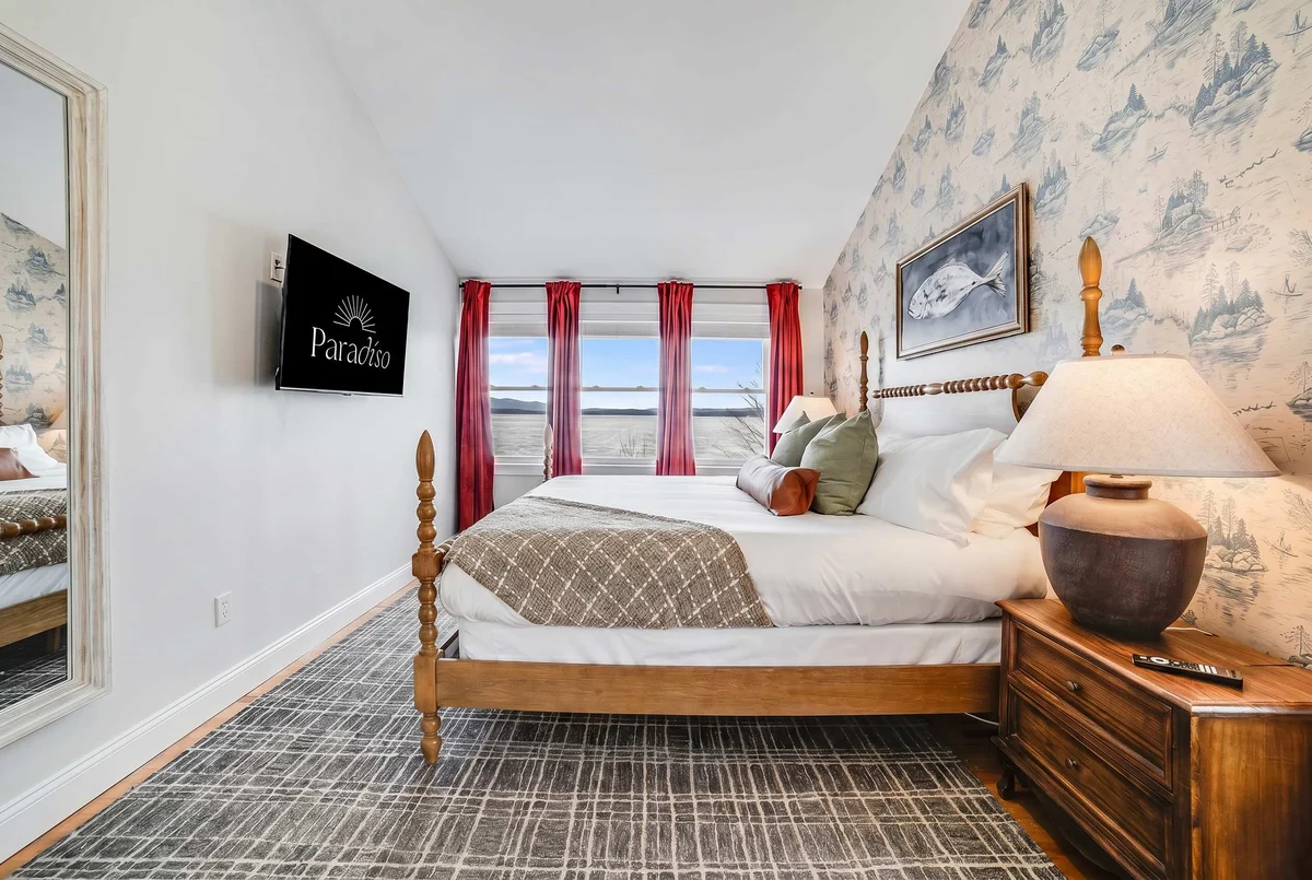 Bedroom image 1