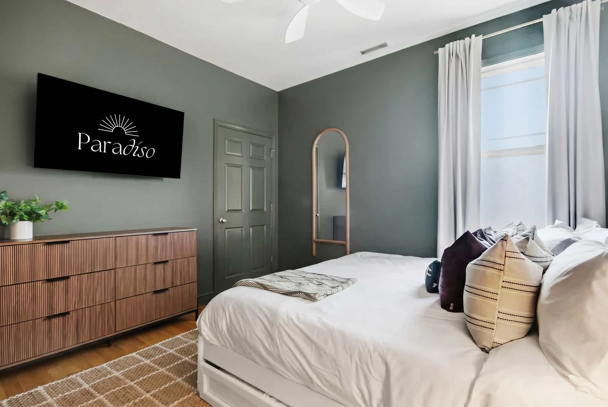 Bedroom image 1
