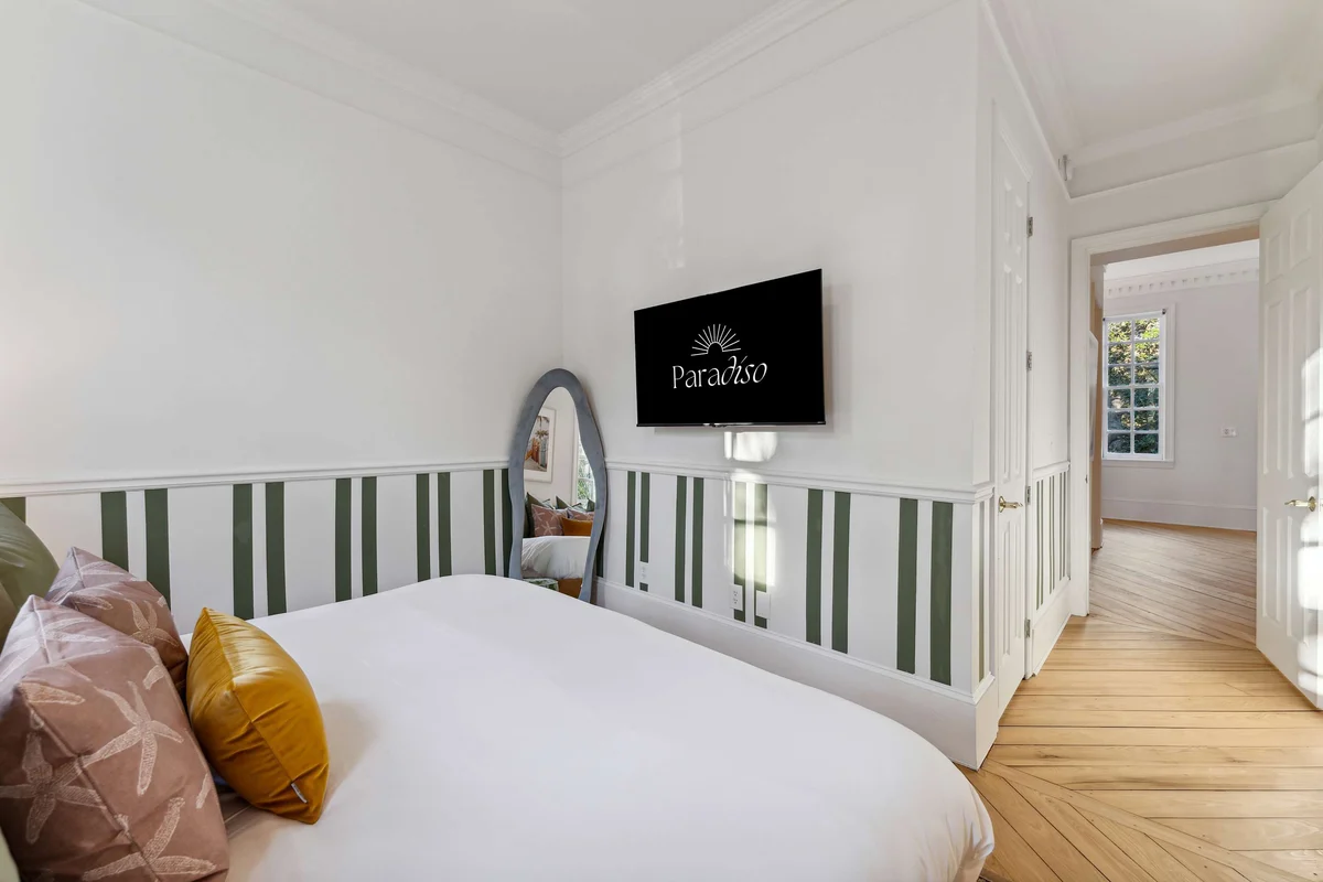 Bedroom image 1