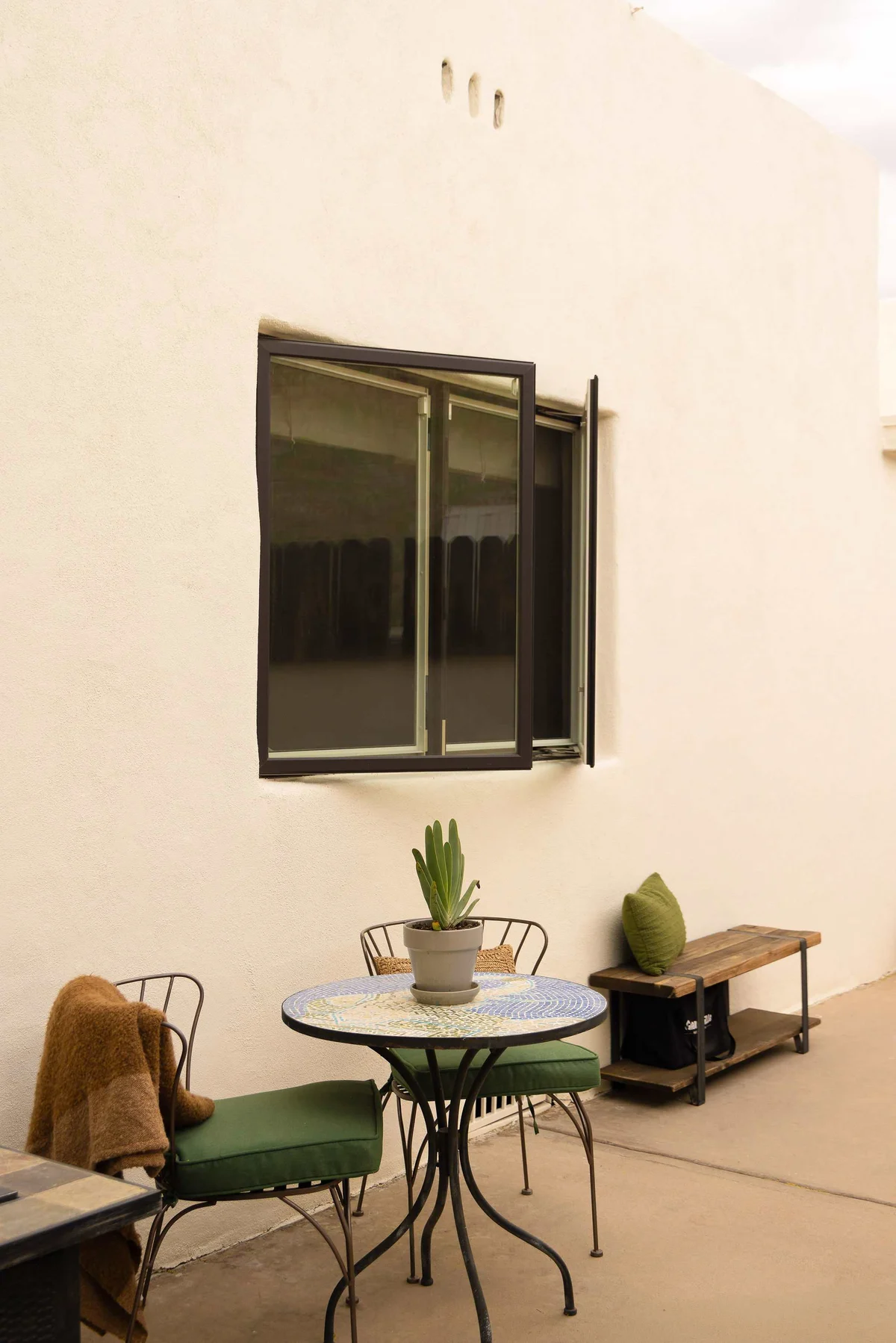 Home in Tucson property photo 3
