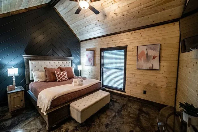 Bedroom image 1