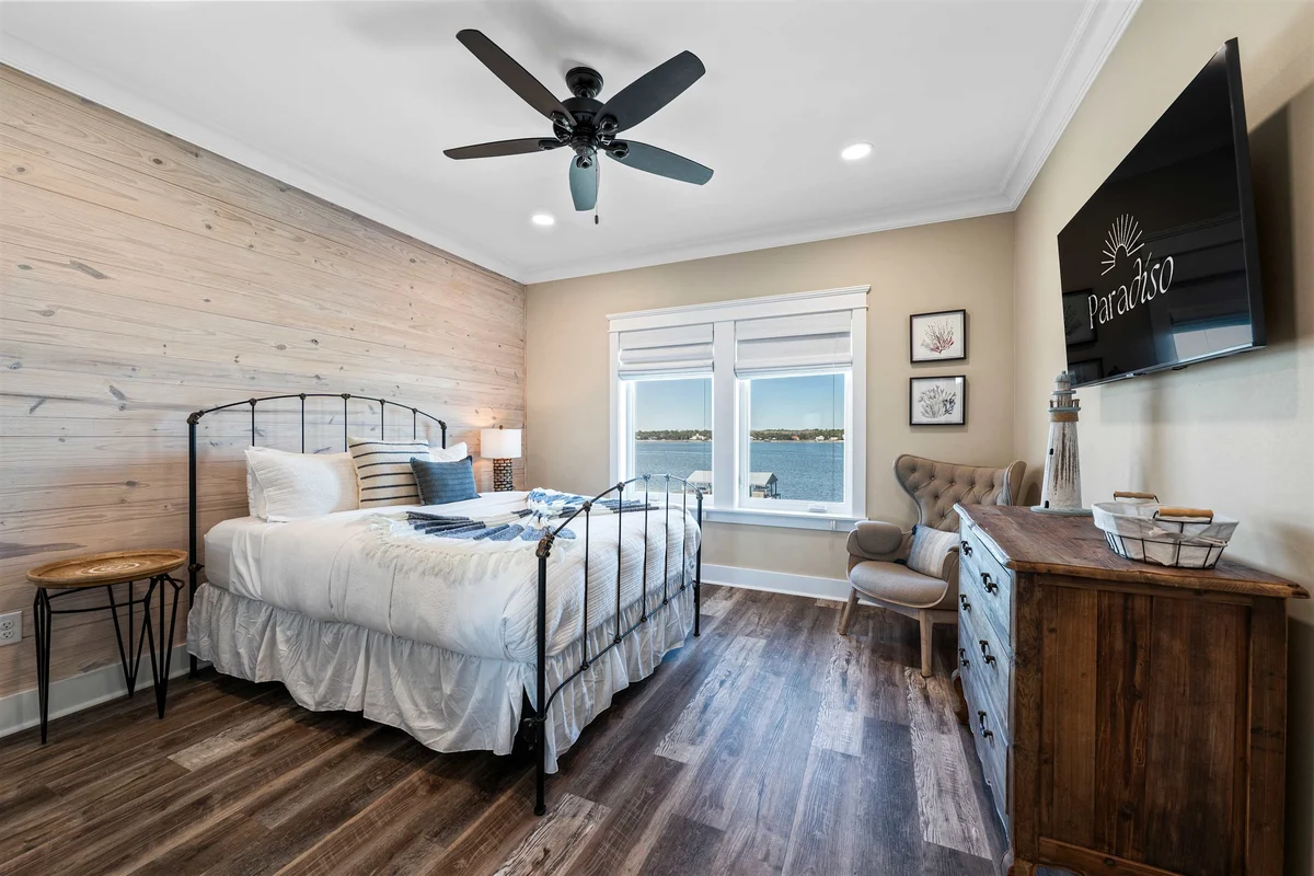 Bedroom image 1