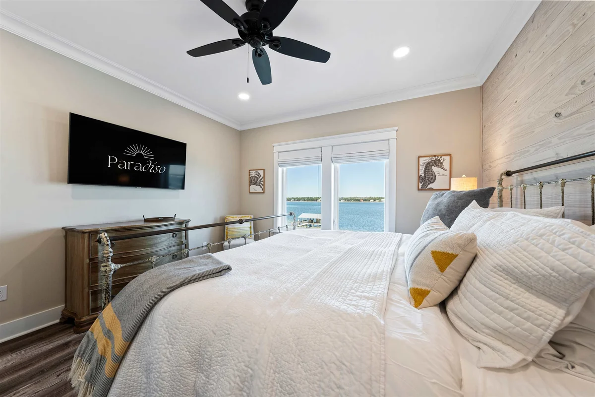 Bedroom image 1