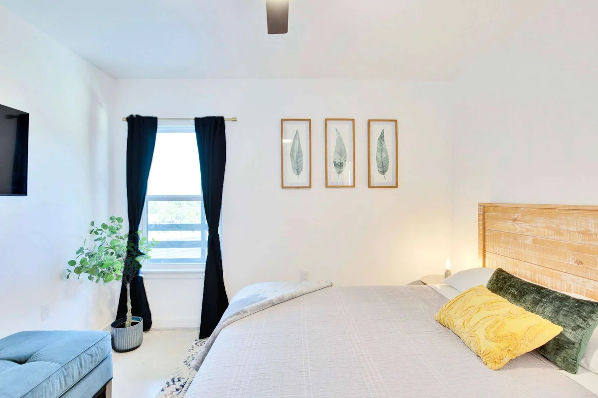 Bedroom image 1