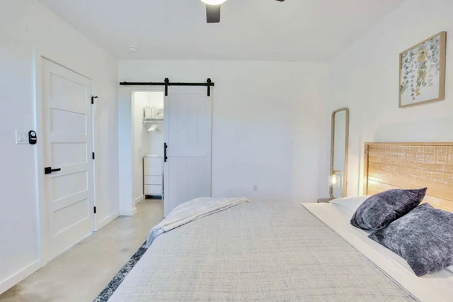 Bedroom image 1
