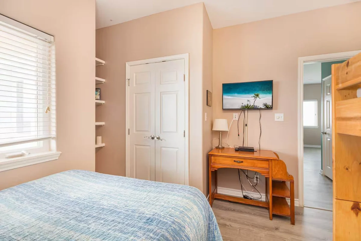 Bedroom image 1