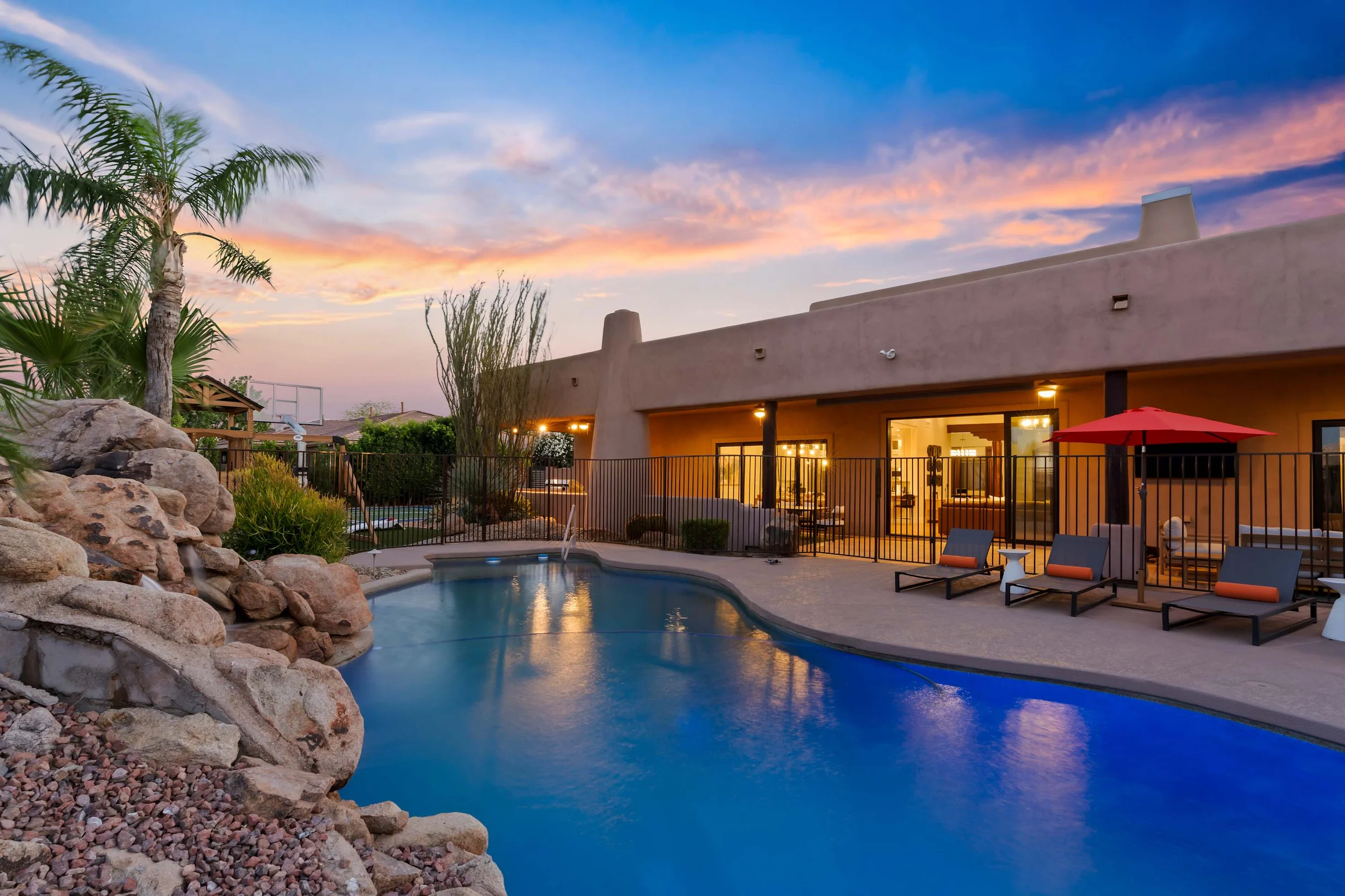 Home in Phoenix property photo 6