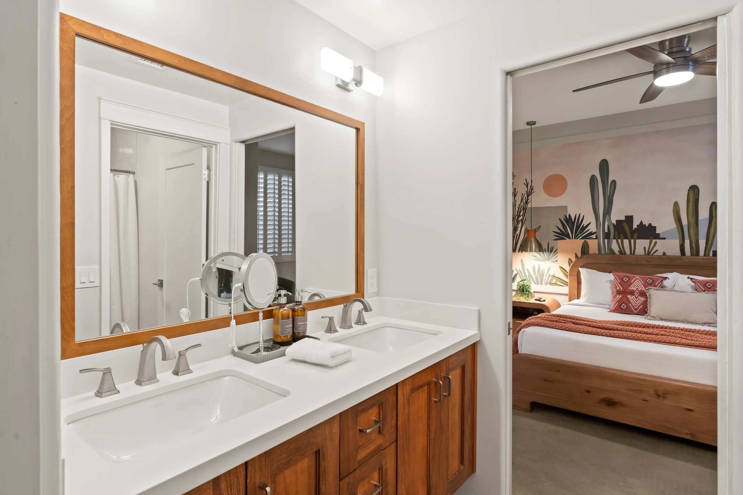 Home in Phoenix property photo 11