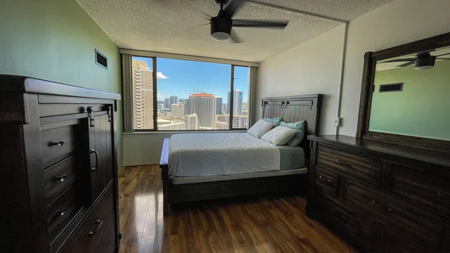 Bedroom 1 image 1