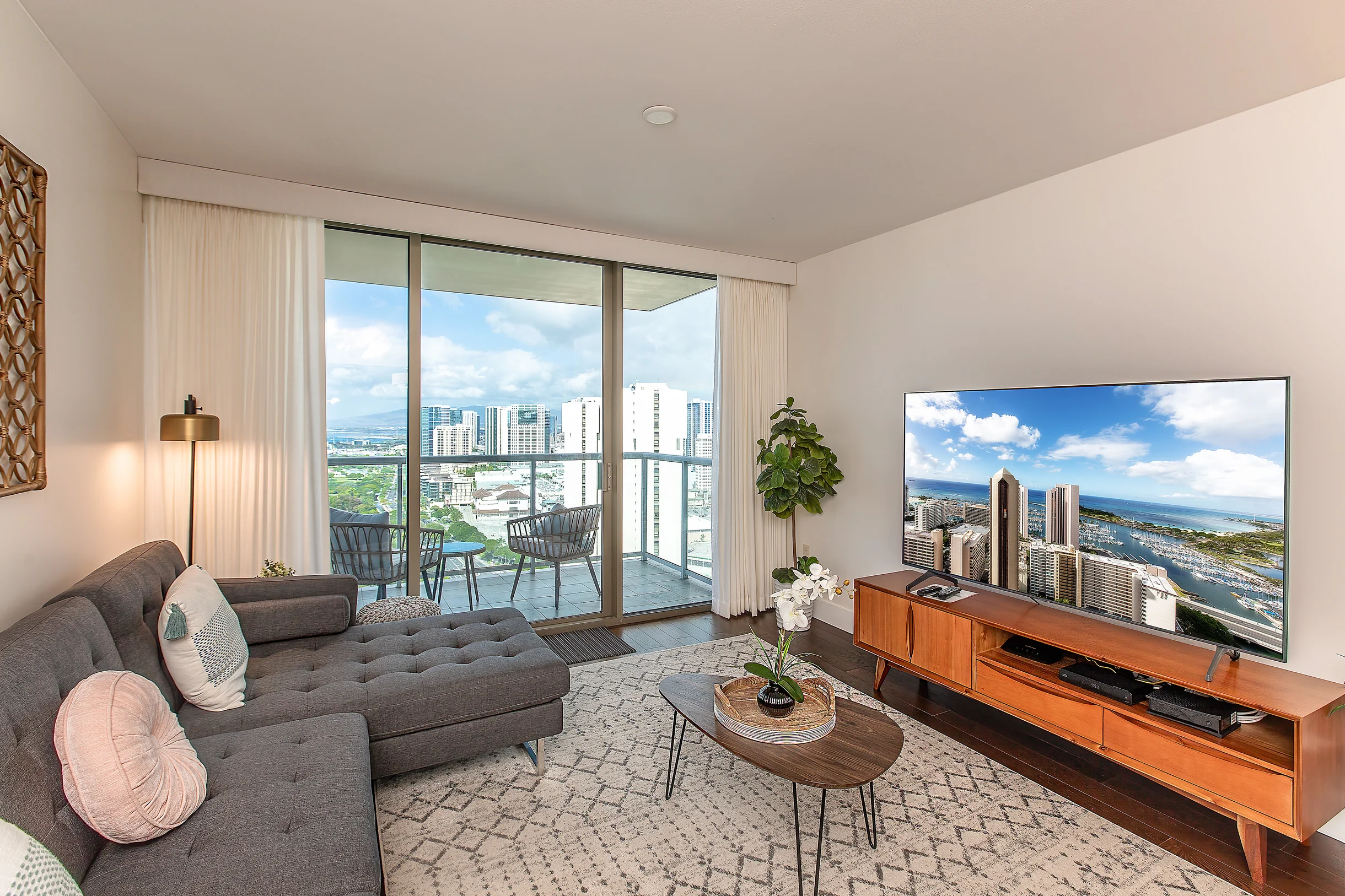 Apartment in Honolulu property photo 2