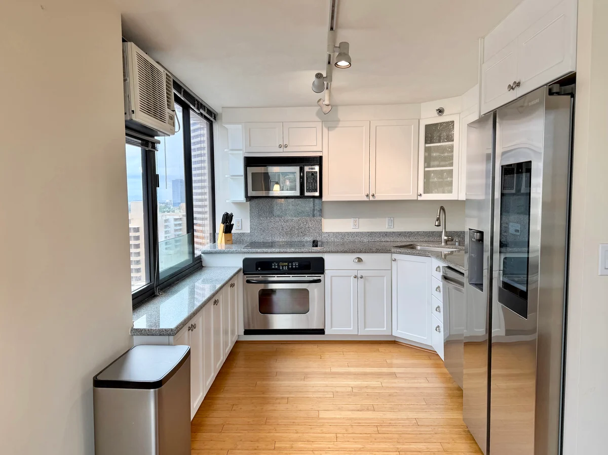 Ocean and City View w/AC, Parking, & Kitchen property photo 2