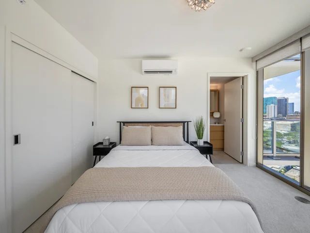 Bedroom 2 image 1