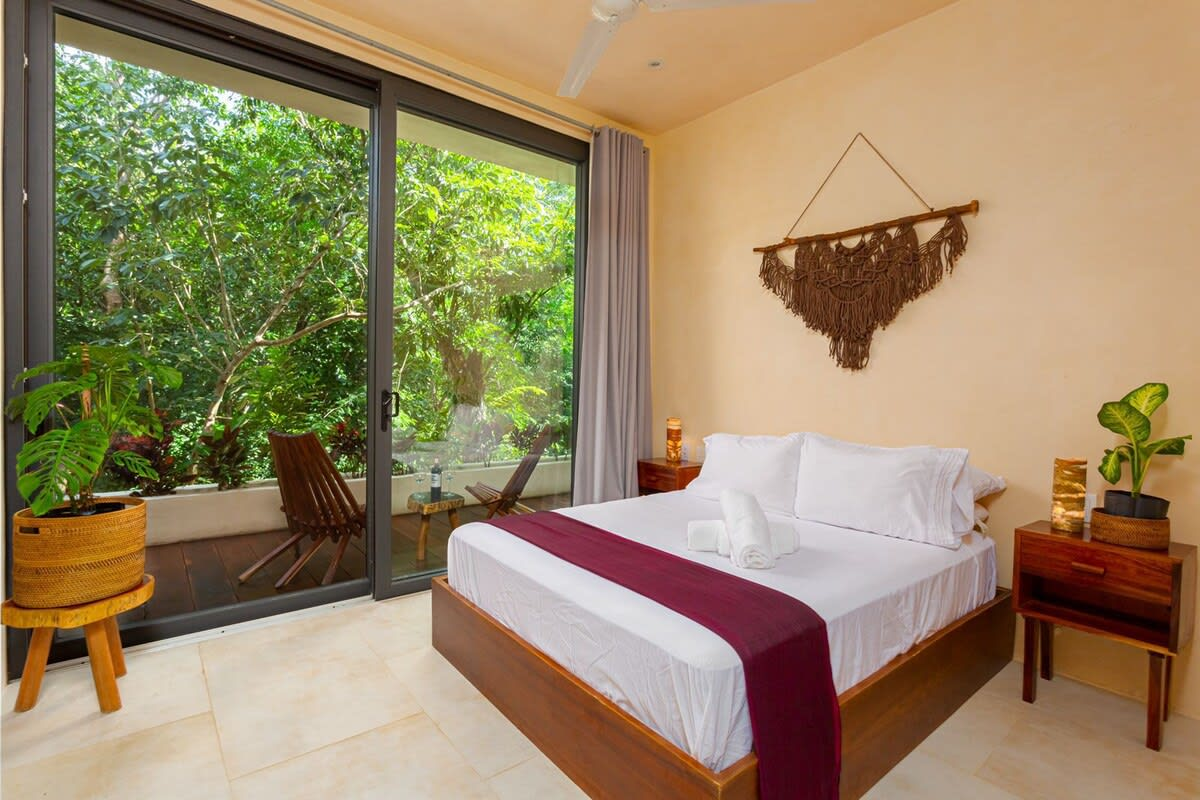 Bedroom 1 image 1