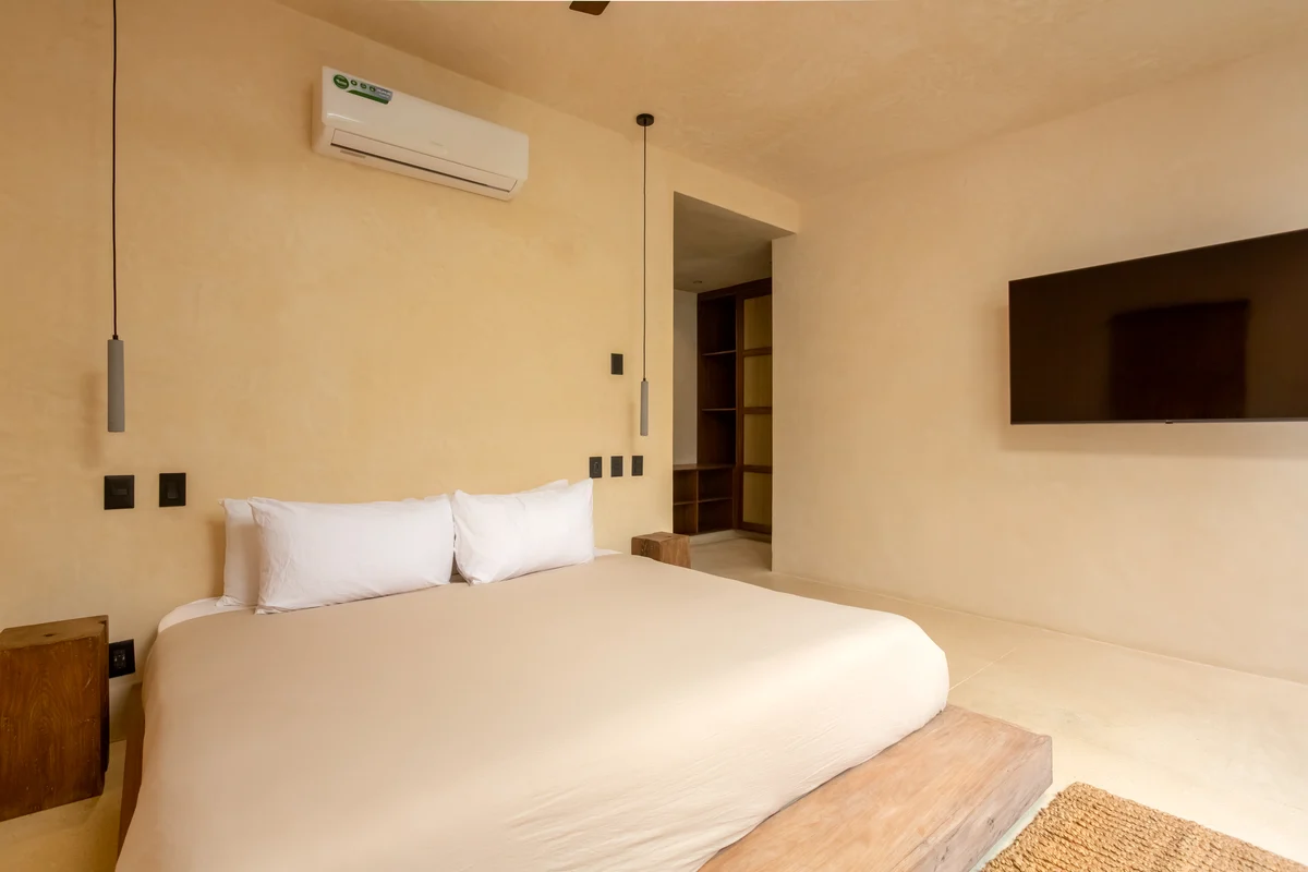 Bedroom 3 image 1