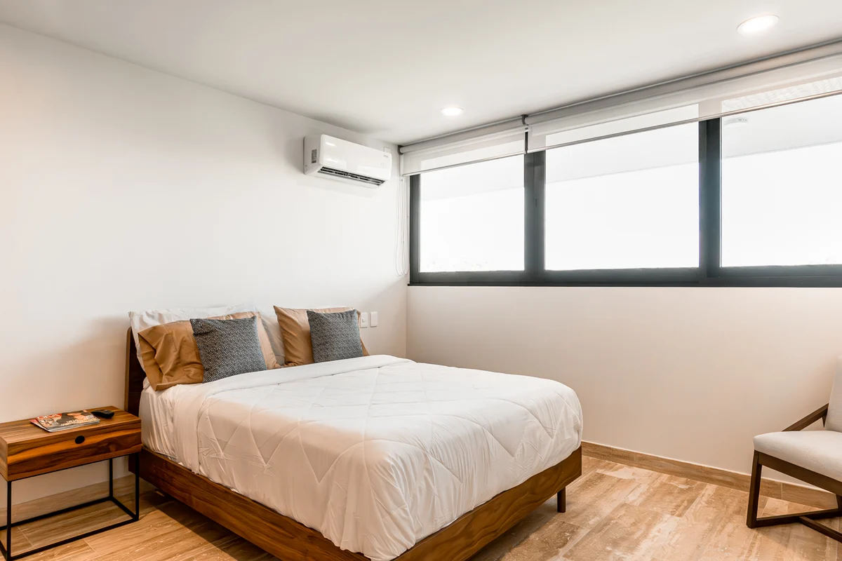 Bedroom 1 image 1