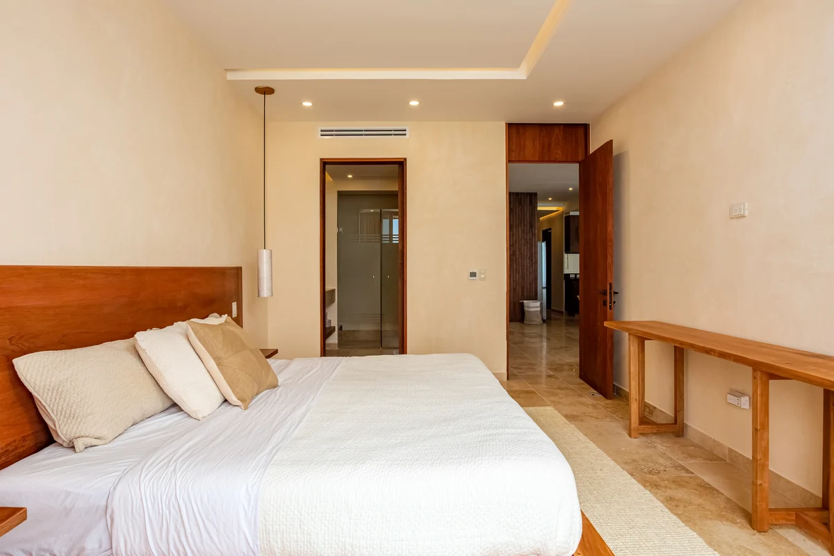 Bedroom 1 image 1