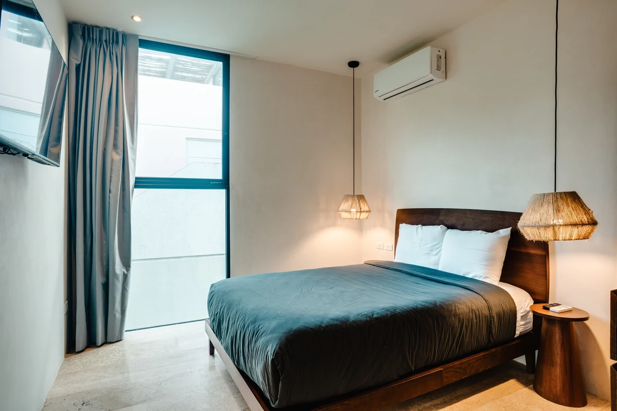 Bedroom 1 image 1