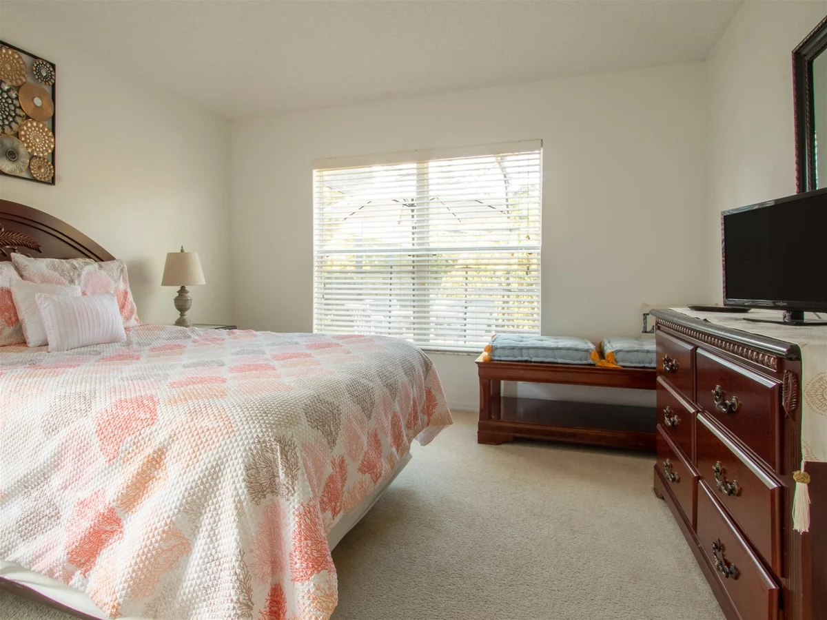 Bedroom 1 image 1