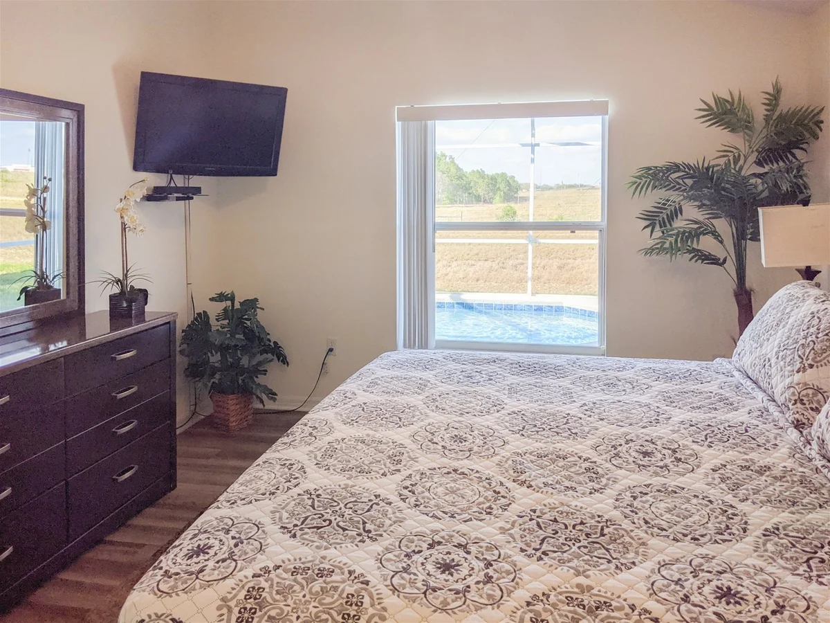 Bedroom 3 image 1