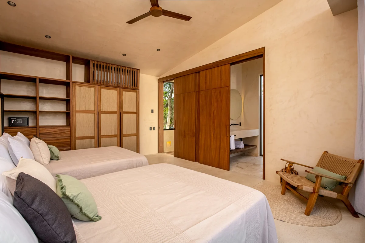 Bedroom 2 image 1