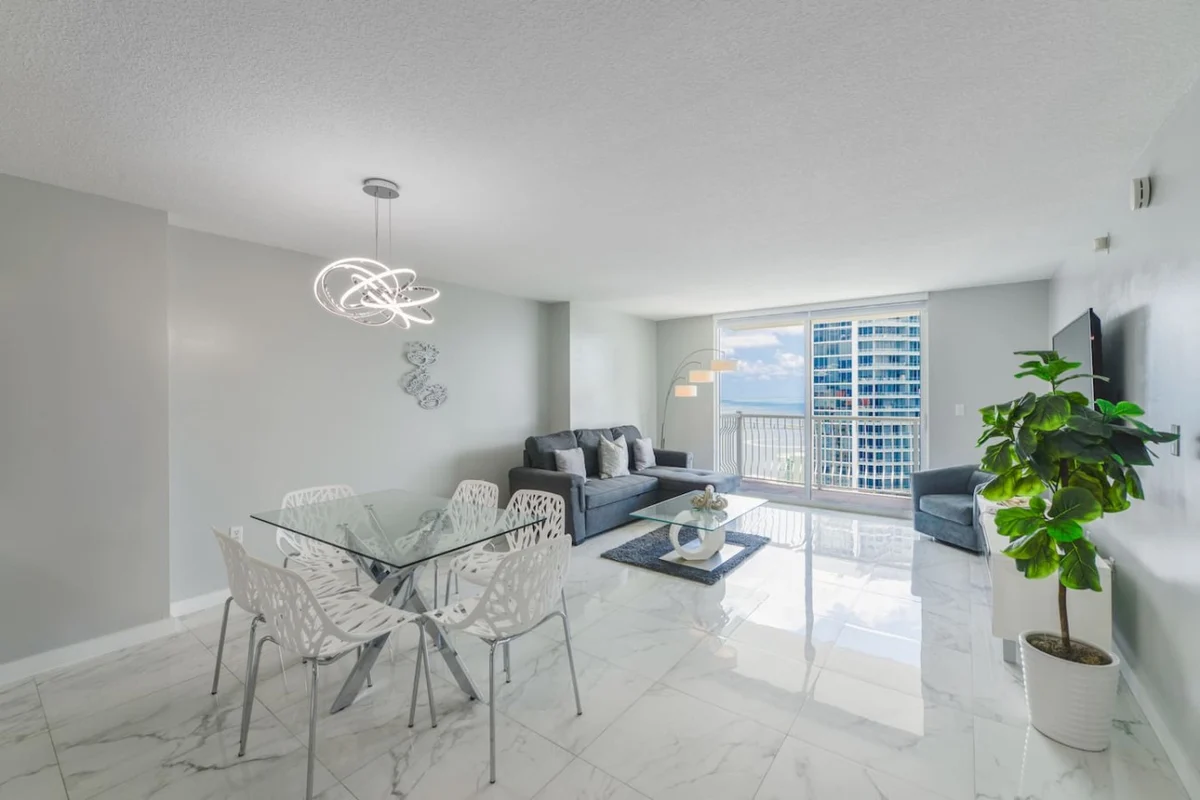 Home in Miami property photo 4