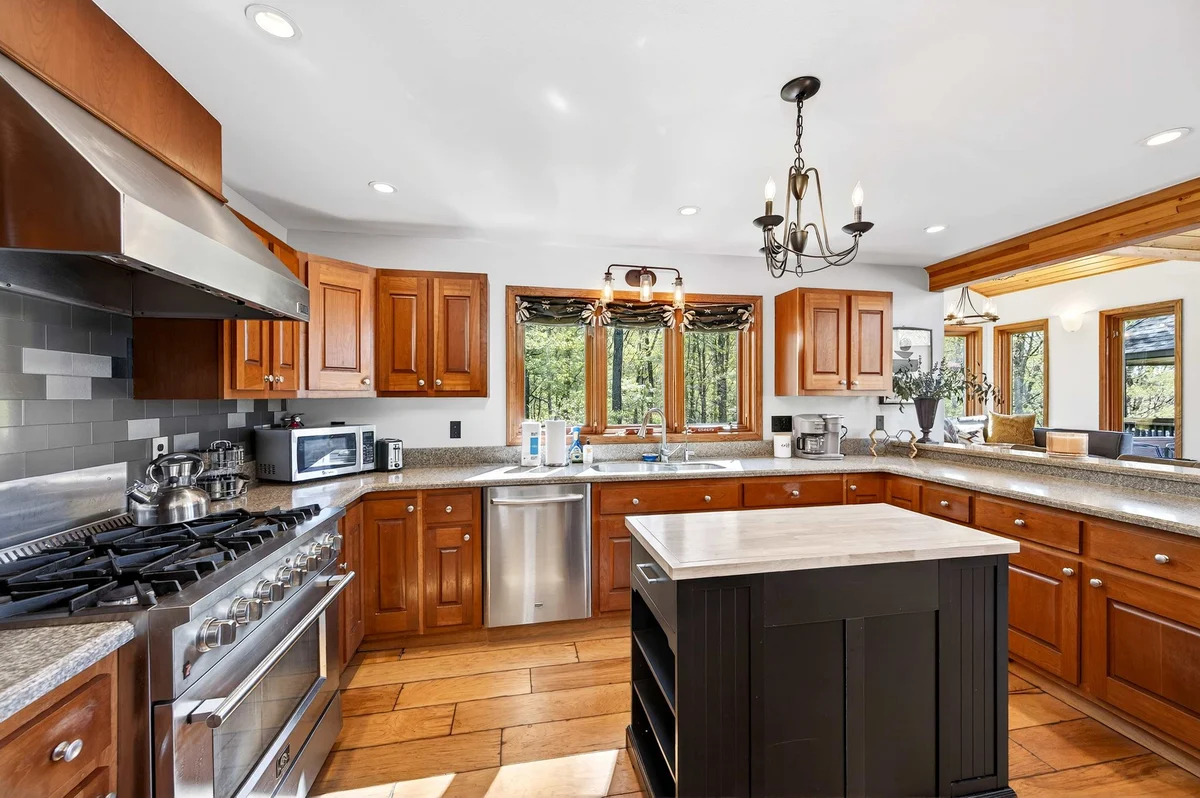Home in New York property photo 4