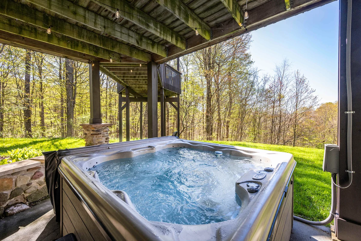 Home in New York property photo 5