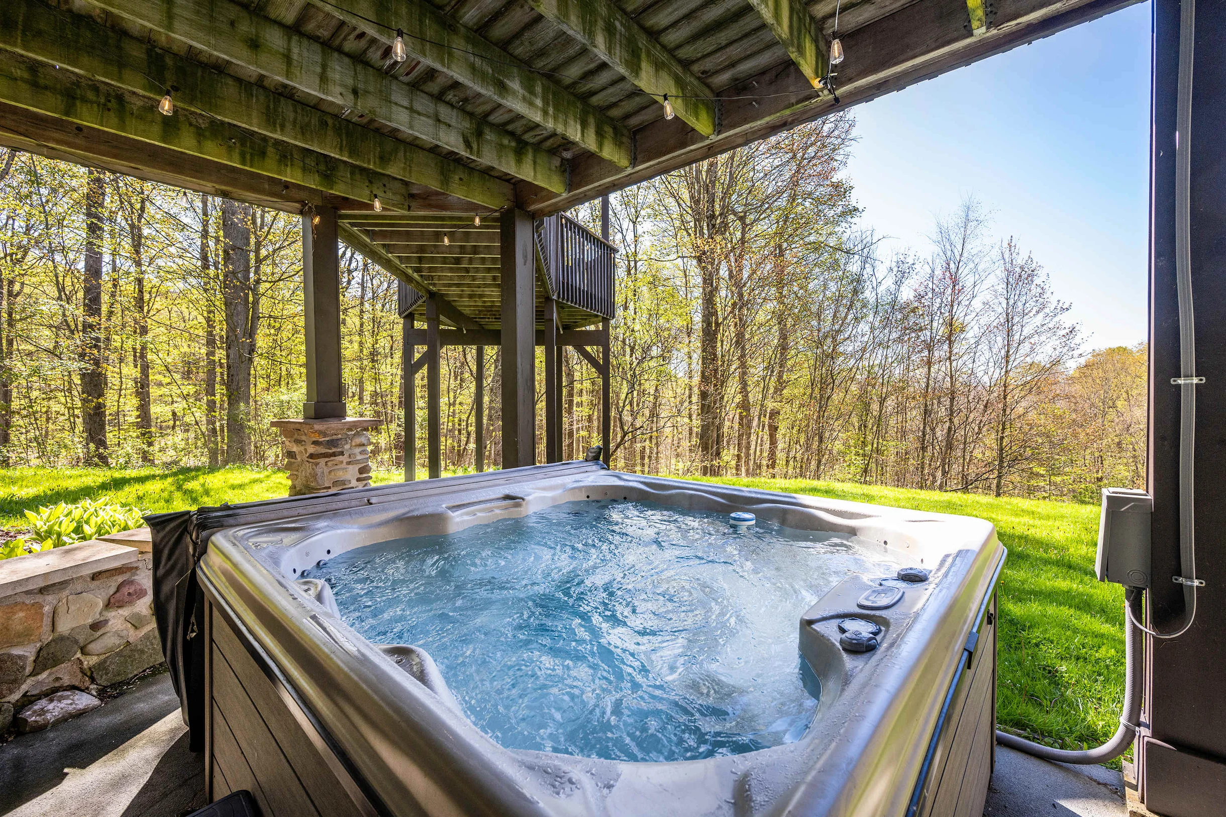 Home in New York property photo 5