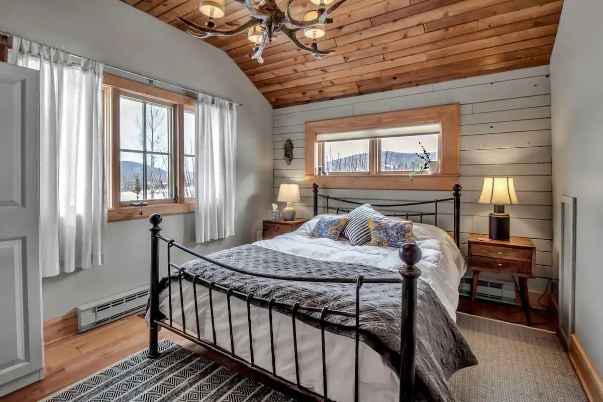 Home in New York property photo 3