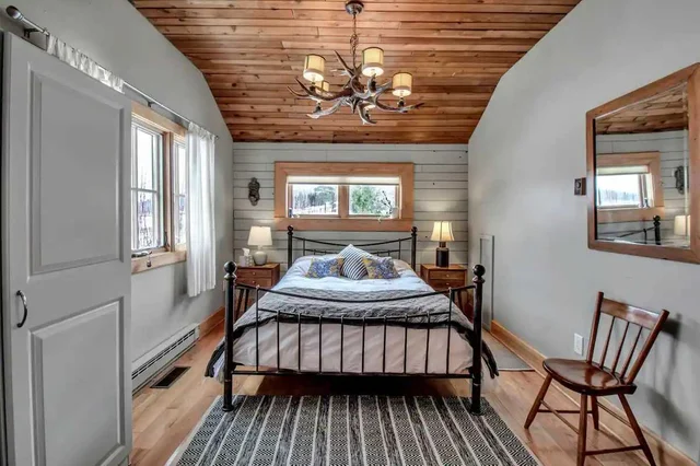 Bedroom 1 image 1