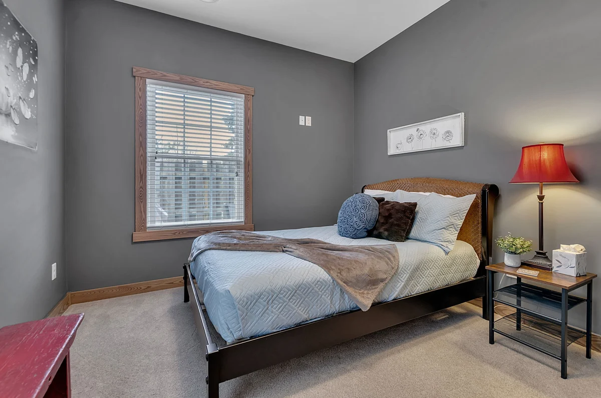 Bedroom 1 image 1