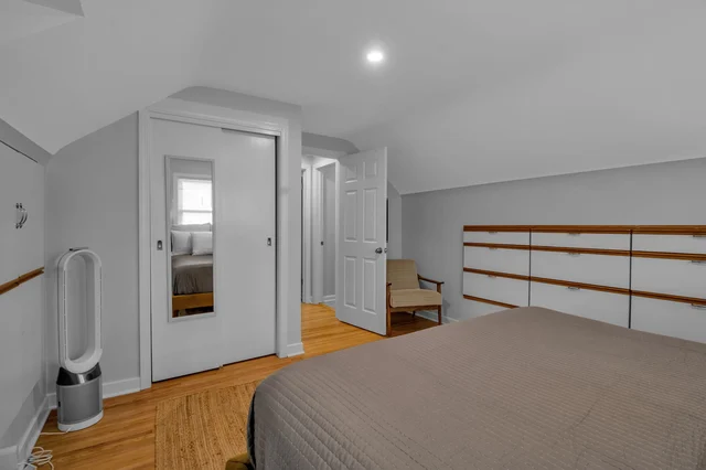 Bedroom 2 image 1