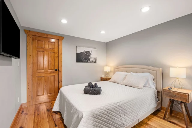 Bedroom 1 image 1