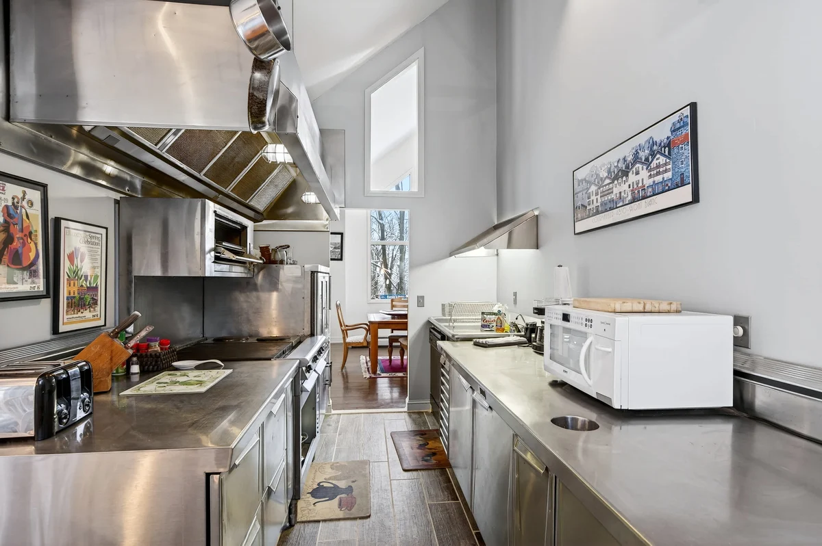 Property in New York property photo 4