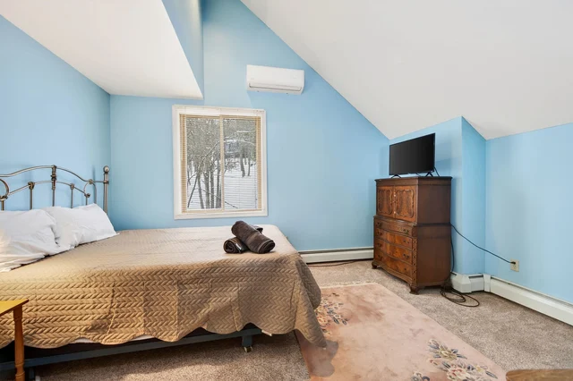 Bedroom 1 image 1