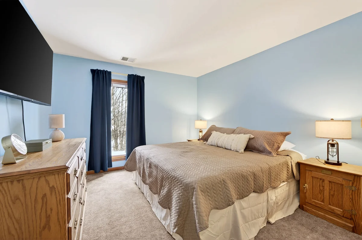 Bedroom 3 image 1