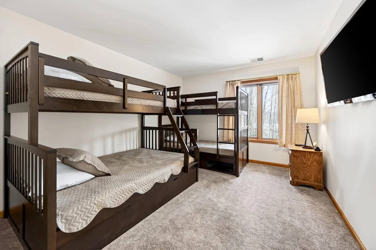Bedroom 1 image 1