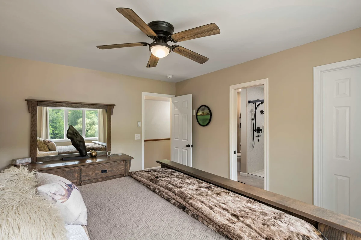 Bedroom 1 image 1