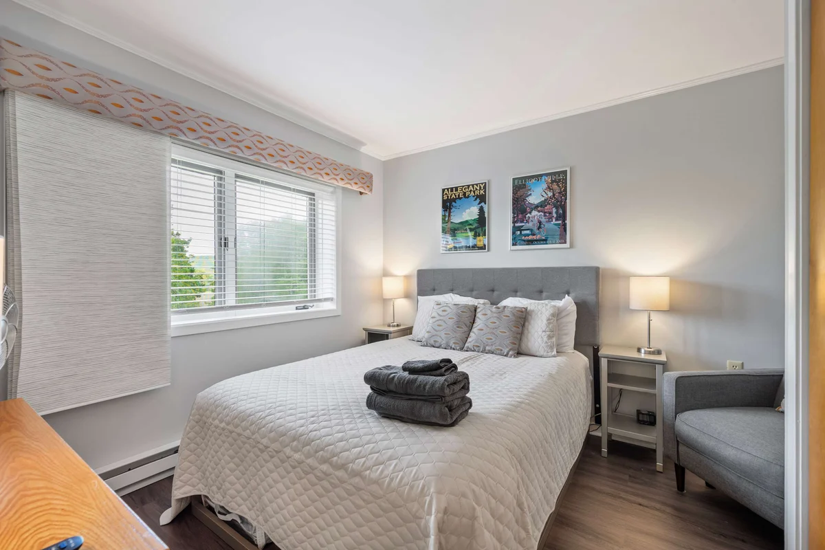 Bedroom 1 image 1
