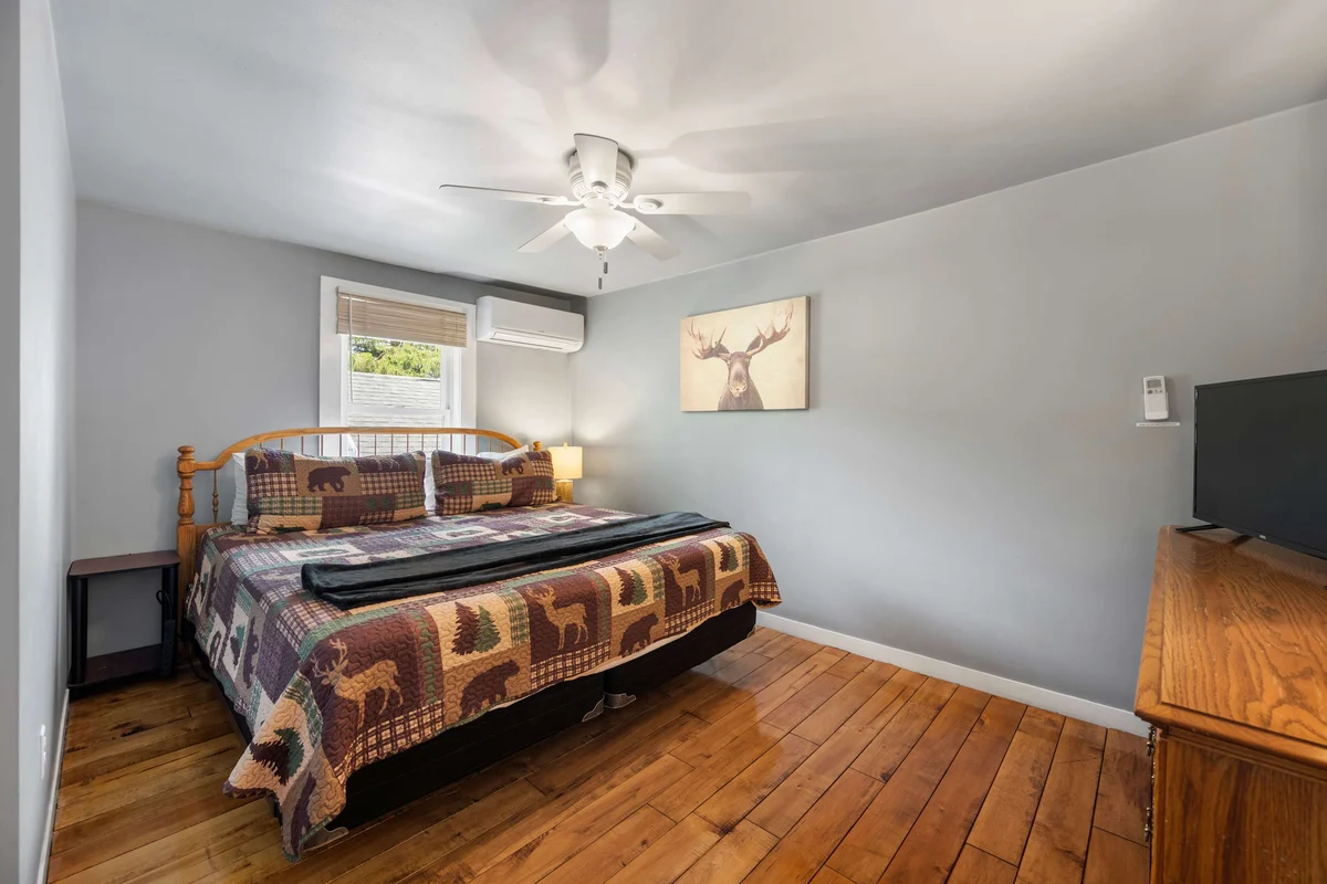 Bedroom 1 image 1